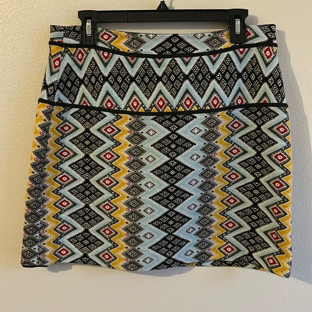 Loft Mini Skirt Vibrant Colors and Design... Cotton/Spandex Fully Lined Size: 10